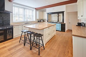 Host Stay Silton Hall