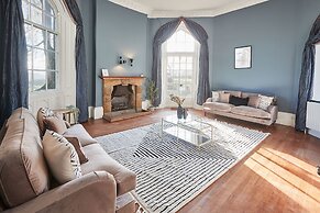 Host Stay Silton Hall