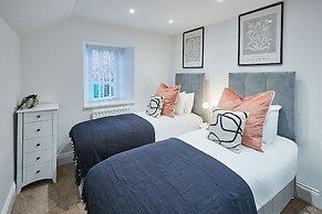 Host Stay Silton Hall