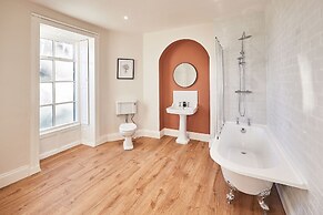 Host Stay Silton Hall