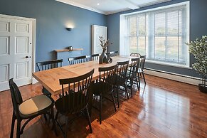 Host Stay Silton Hall