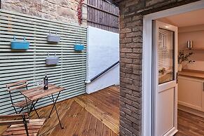 Host Stay Sion Hall Cottage