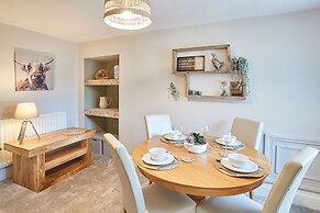 Host Stay Sion Hall Cottage