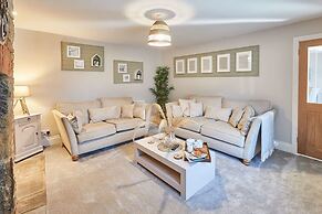 Host Stay Sion Hall Cottage