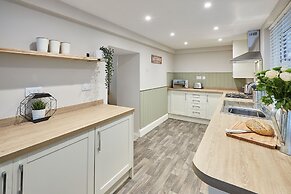 Host Stay Sion Hall Cottage