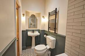 Host Stay Flora