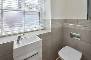 Host Stay 1 The Mount