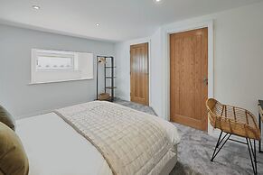 Host Stay 1 The Mount