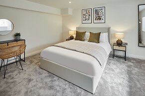 Host Stay 1 The Mount