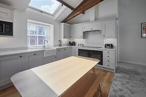 Host Stay 1 The Mount