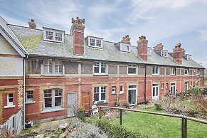 Host Stay 1 Coastguard Cottages