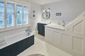 Host Stay 1 Coastguard Cottages