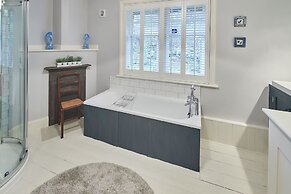 Host Stay 1 Coastguard Cottages