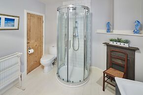 Host Stay 1 Coastguard Cottages