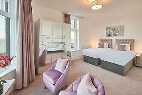 Host Stay Captain s Deck Seafront Apartment