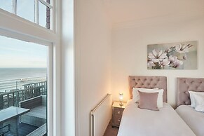 Host Stay Captain s Deck Seafront Apartment