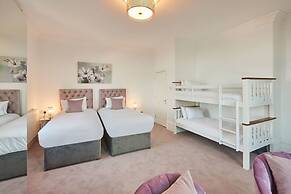 Host Stay Captain s Deck Seafront Apartment