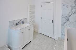 Host Stay Captain s Deck Seafront Apartment