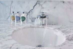 Host Stay Captain s Deck Seafront Apartment