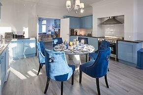 Host Stay Captain s Deck Seafront Apartment