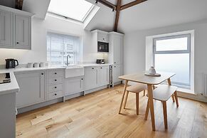 Host Stay 3 The Mount