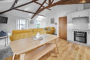 Host Stay 3 The Mount