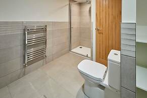 Host Stay 3 The Mount