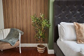 Host Stay Cobble Cottage