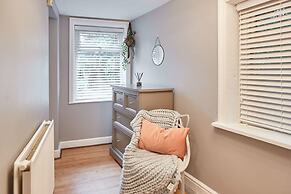 Host Stay Cobble Cottage