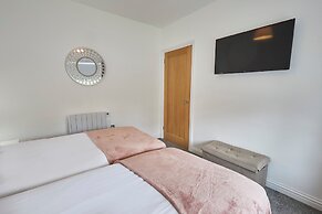 Host Stay Britton Hall Bungalow