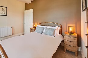 Host Stay The Garret Suite