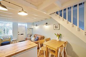 Host Stay Honey Cottage