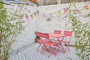 Host Stay Honey Cottage