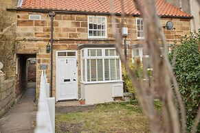 Host Stay Honey Cottage