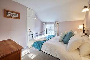 Host Stay Honey Cottage