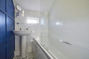 Host Stay Honey Cottage