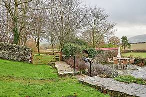 Host Stay Penrheol Farmhouse