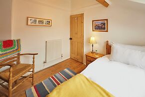 Host Stay Hampdon Cottage