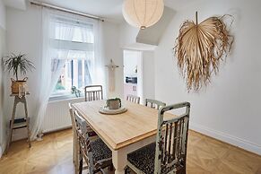 Host Stay Luna Terrace