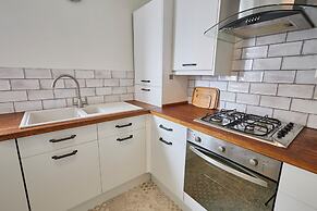 Host Stay Flat 4 Groveside