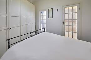 Host Stay Flat 4 Groveside