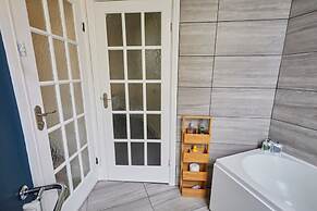 Host Stay Flat 4 Groveside