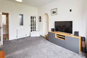 Host Stay Flat 4 Groveside