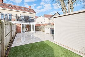 Host Stay Aidan Gardens