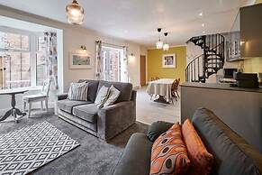 Host Stay The Courtyard at No 47