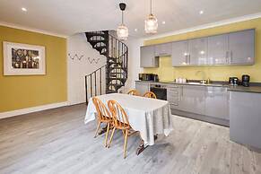 Host Stay The Courtyard at No 47