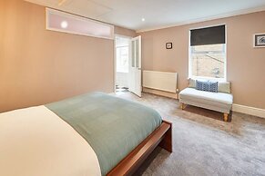 Host Stay The Courtyard at No 47