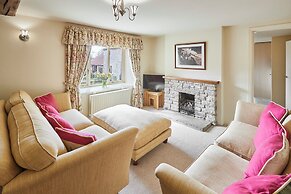 Host Stay Granary Cottage