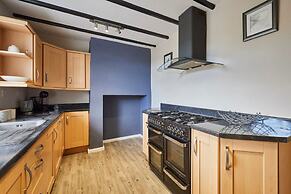 Host Stay Atlanta Cottage