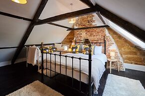 Host Stay Atlanta Cottage